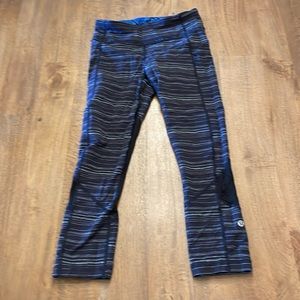 Lululemon long crop with back zipper and mesh knee detail